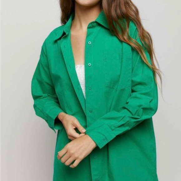 🆕Oversized button down poplin top - Picture 3 of 3